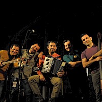 Toques do Caramulo | 19 maio 2018 @ Festival da Máscara Ibérica, Praça do Império, Lisboa | Foto © Nuno Feliz